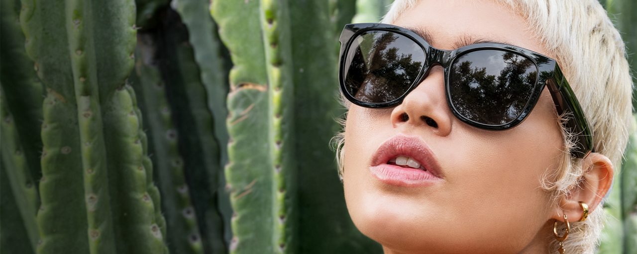 woman with sunglasses